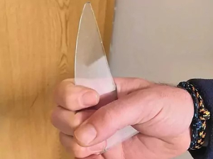 Condenado a diez a&ntilde;os el preso que intent&oacute; cortar la yugular a un funcionario en Cuenca