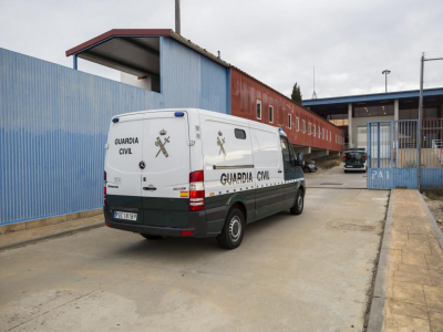 Un preso resulta herido tras provocar un incendio en el m&oacute;dulo de aislamiento de Zuera