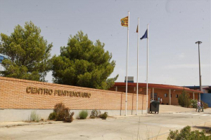 Agredido un funcionario de prisiones por un interno peligroso en Zuera