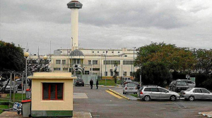 Funcionarios y presos preguntan las causas de la instalaci&oacute;n de un hospital de campa&ntilde;a en la c&aacute;rcel de Picassent