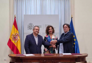 Firma acuerdo en la mesa de Funci&oacute;n P&uacute;blica