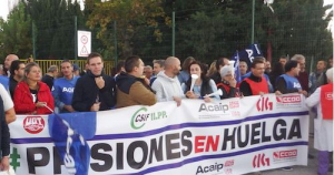 Funcionarios de prisiones protestan en Val&egrave;ncia por el bloqueo del conflicto